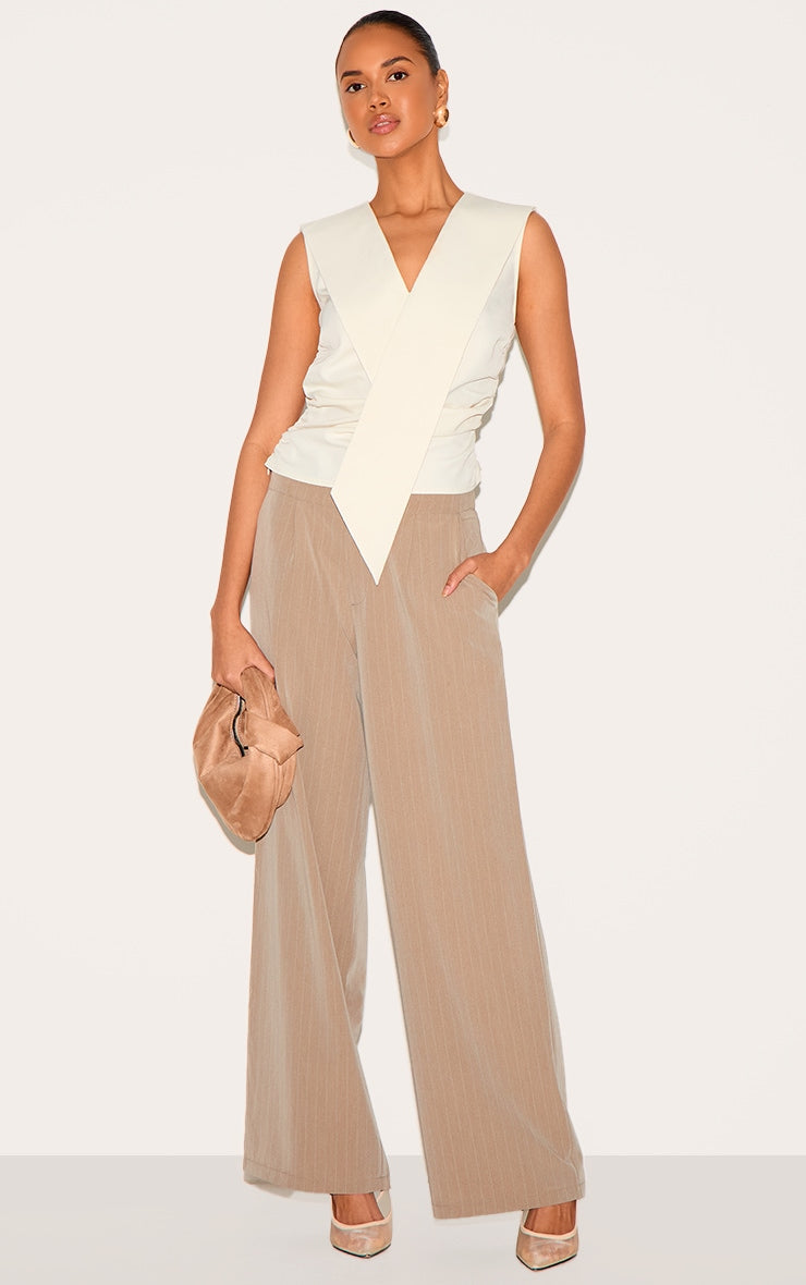 AB™  - CHALECO CON DETALLES ASIMÉTRICOS